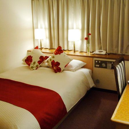 Central Hotel Yokosuka Rom bilde