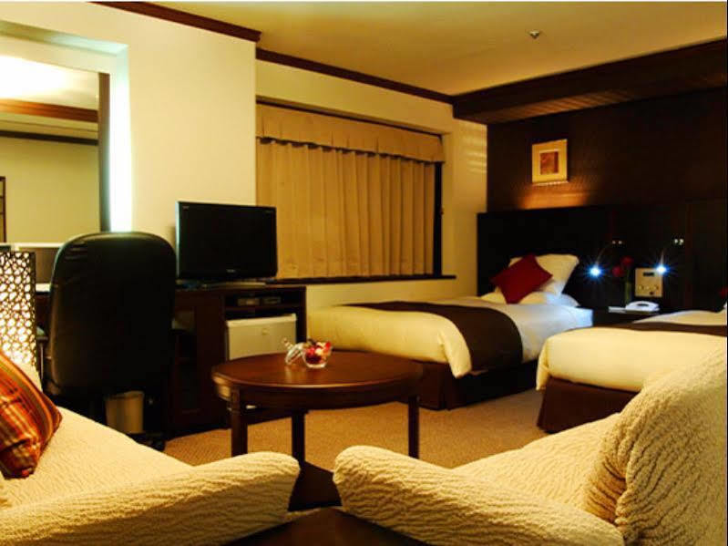 Central Hotel Yokosuka Eksteriør bilde